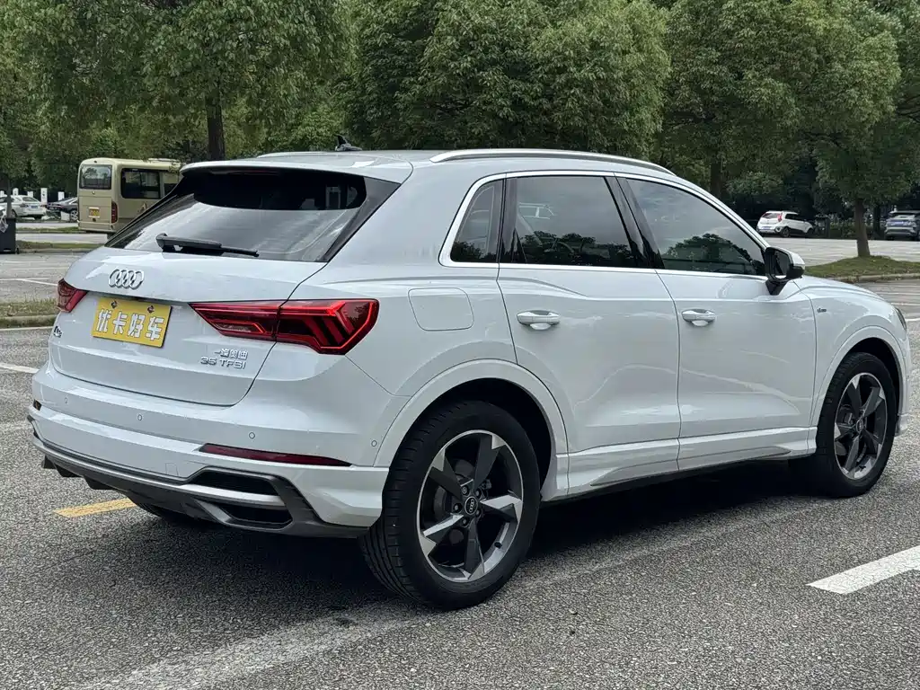 Audi Q3 — фото 3