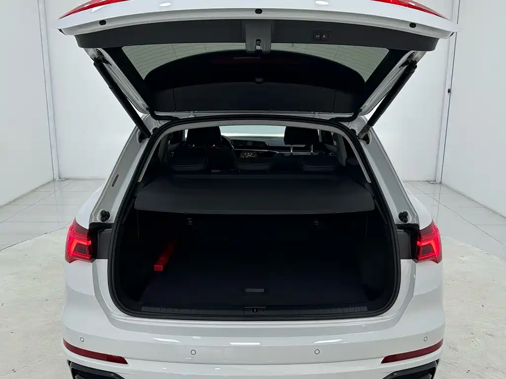 Audi Q3 — фото 15