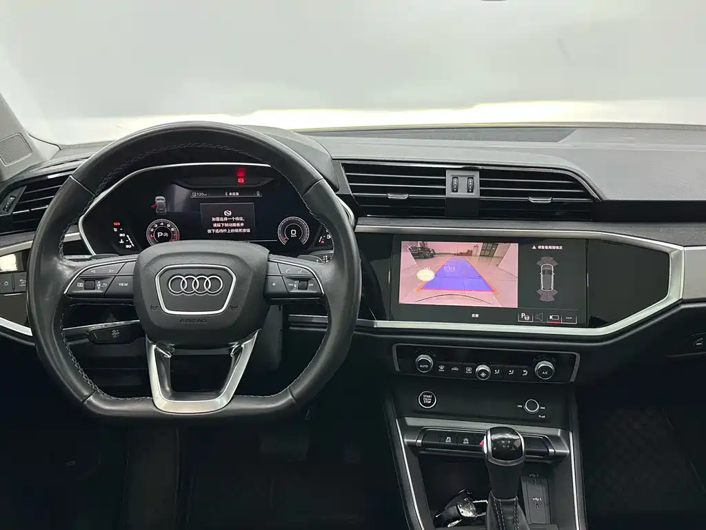 Audi Q3 — фото 10