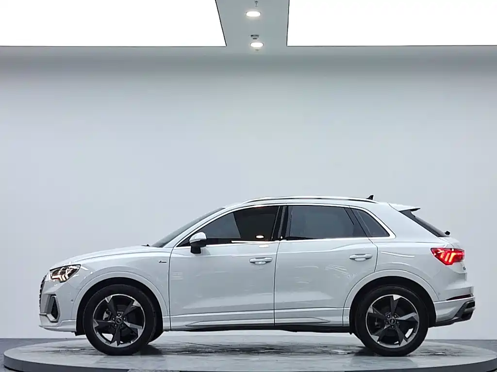 Audi Q3 — фото 3