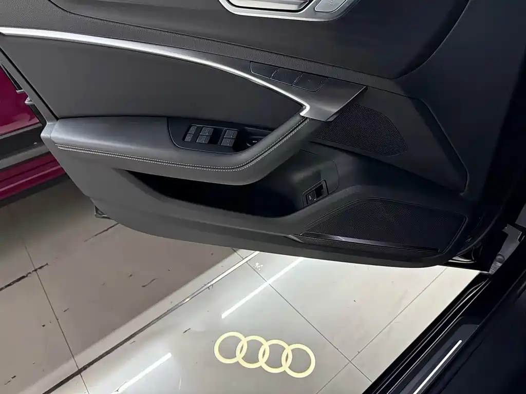 Audi A6L — фото 6