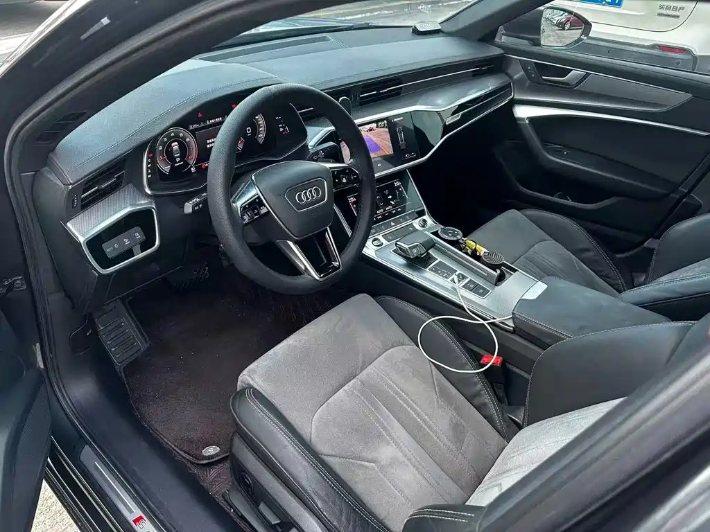 Audi A6L — фото 5