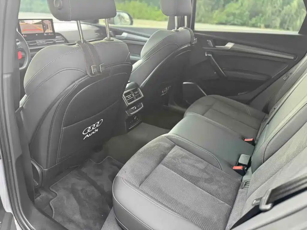 Audi Q5L Sportback — фото 6