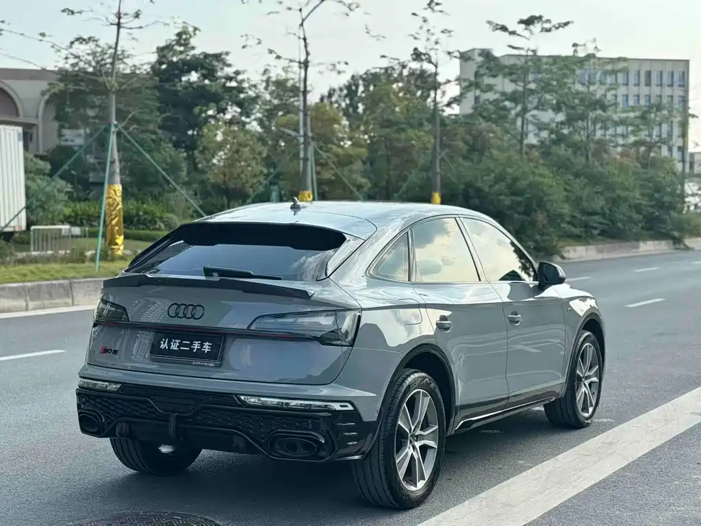 Audi Q5L Sportback — фото 9