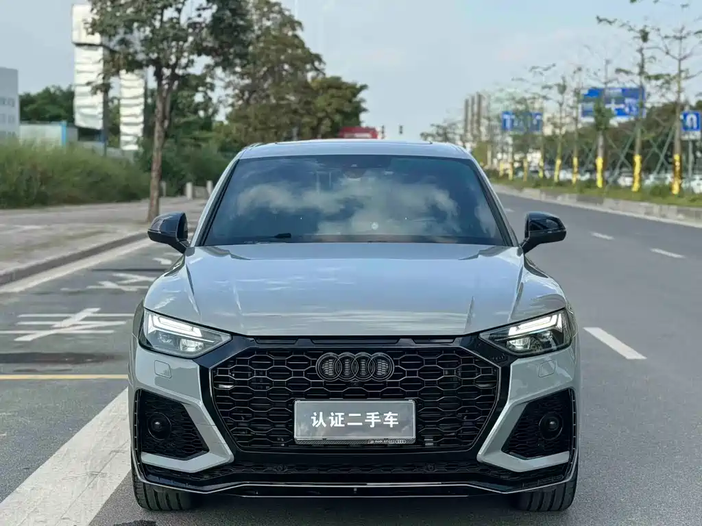 Audi Q5L Sportback — фото 1