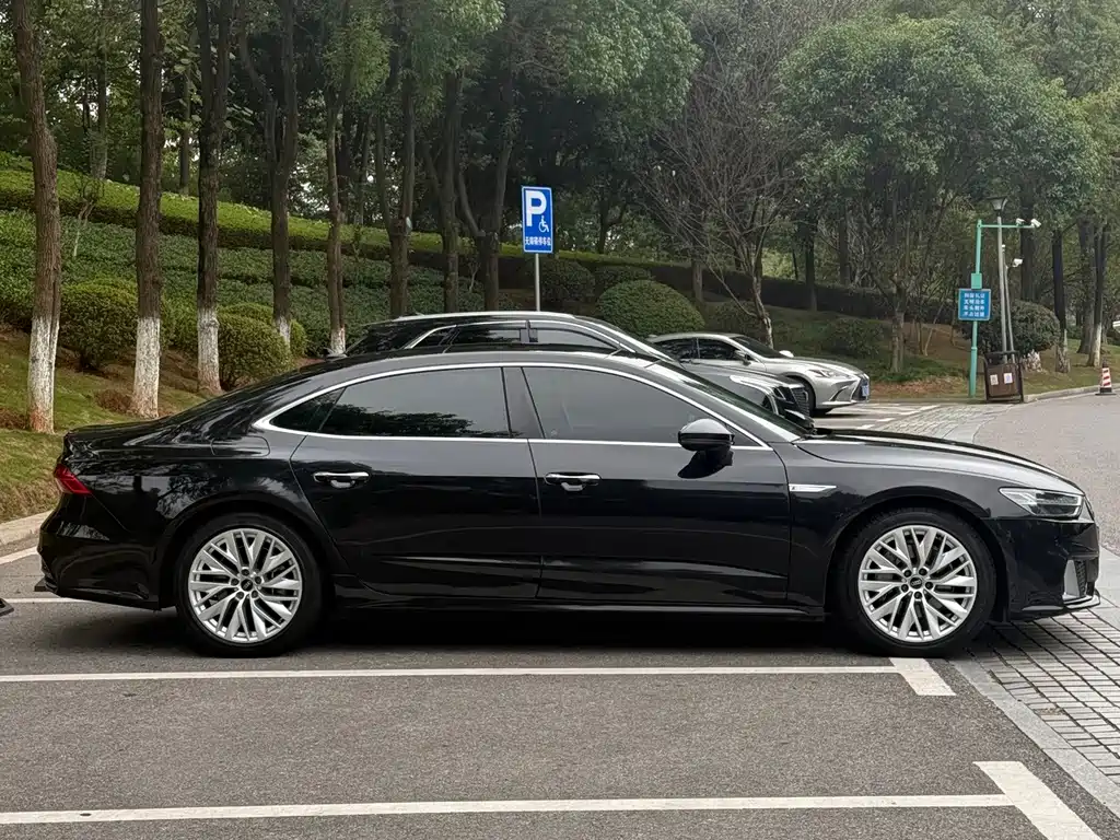 Audi A7L — фото 2