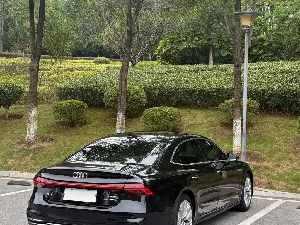 Audi A7L — фото 14