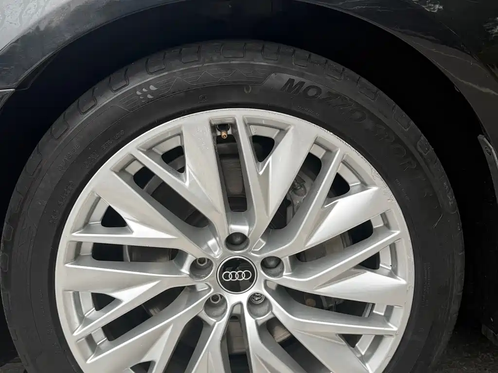 Audi A7L — фото 5