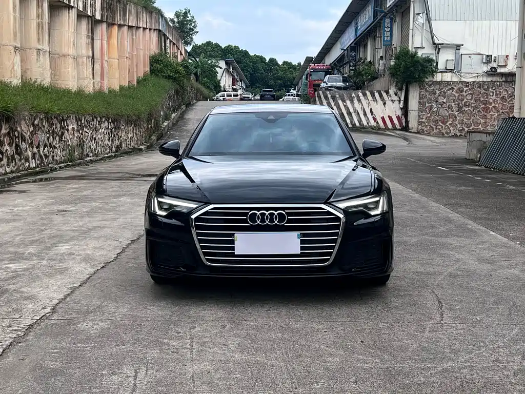 Audi A6L — фото 2