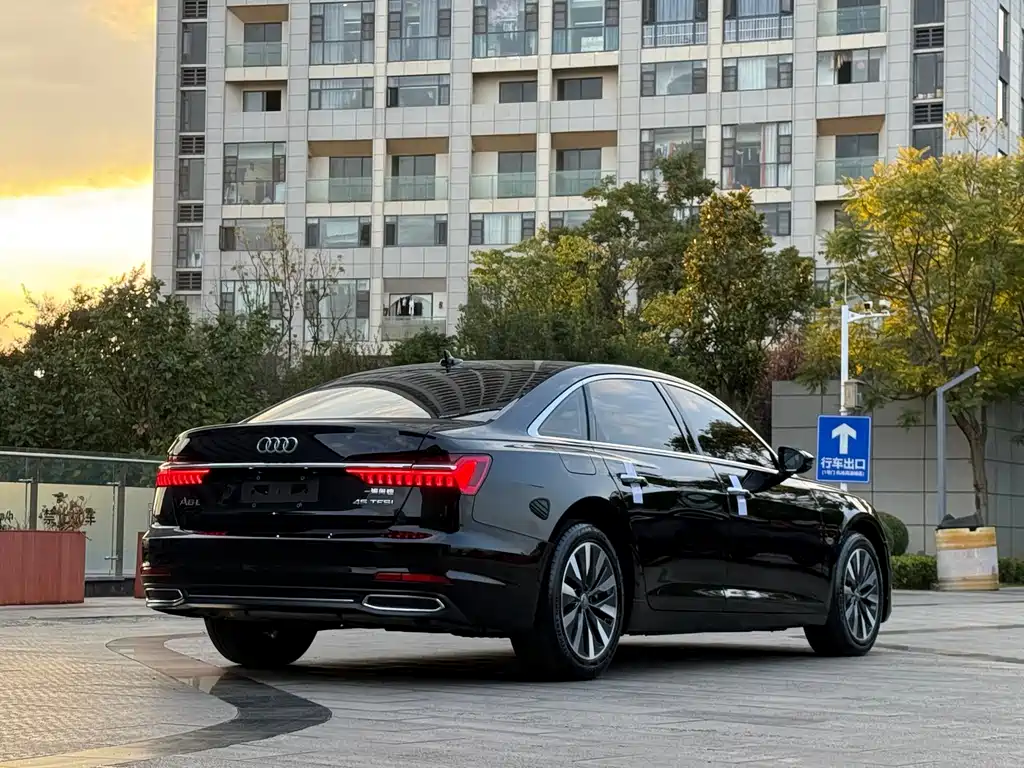 Audi A6L — фото 7