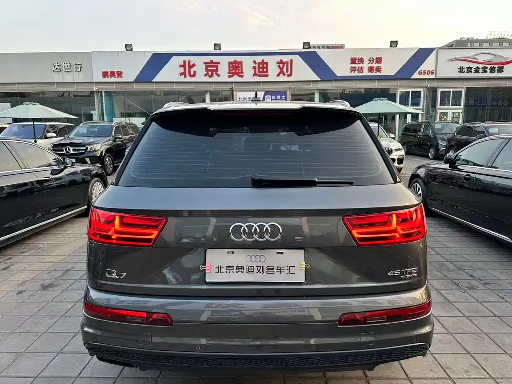 Audi Q7 — фото 4