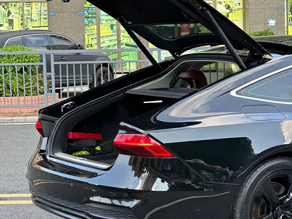 Audi A7 — фото 16