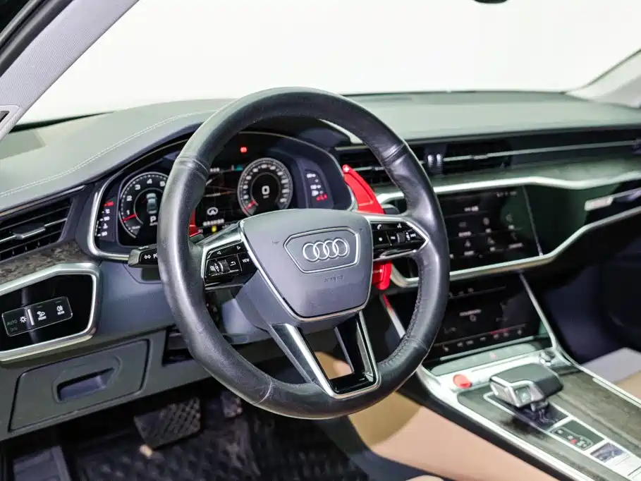 Audi A6L — фото 8