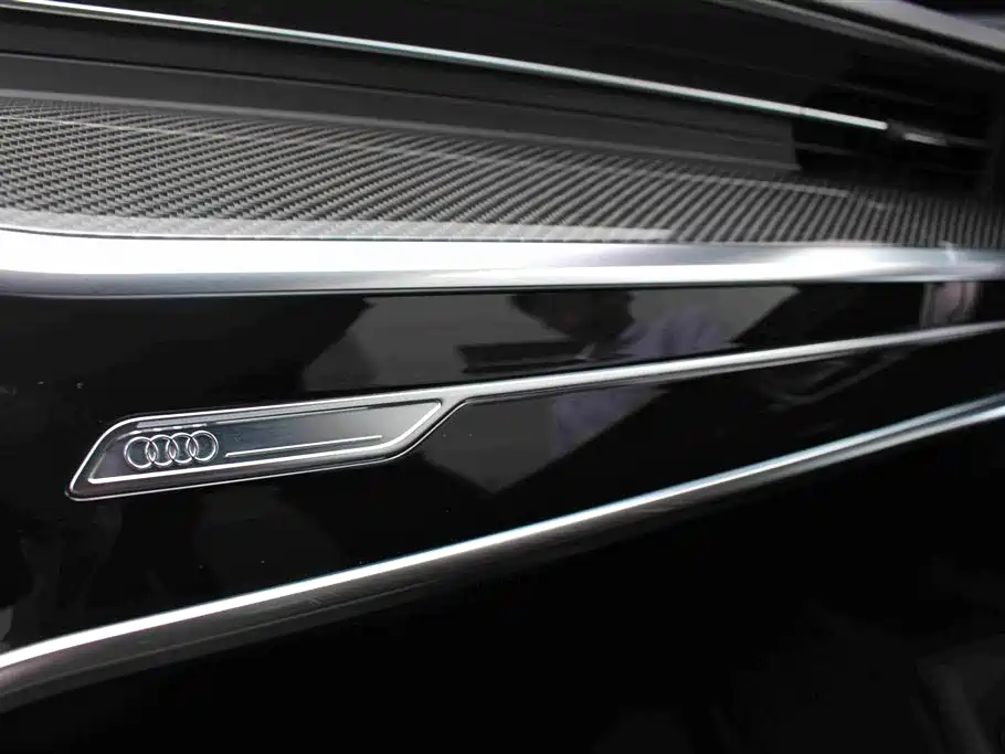 Audi A6L — фото 10