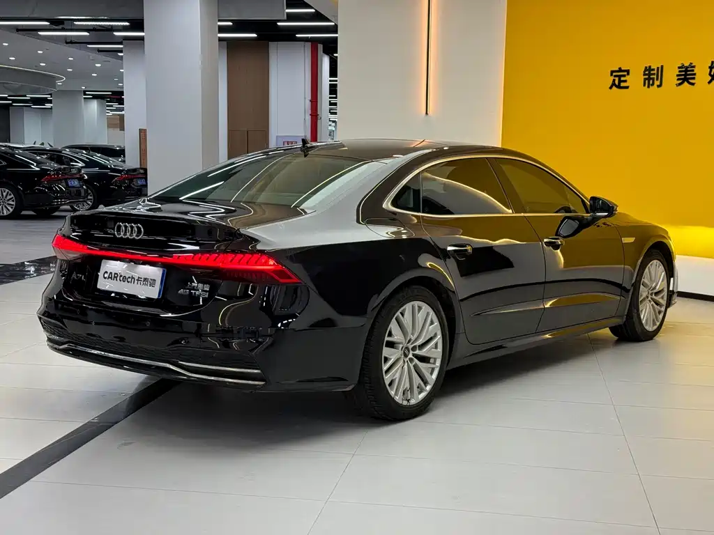 Audi A7L — фото 5