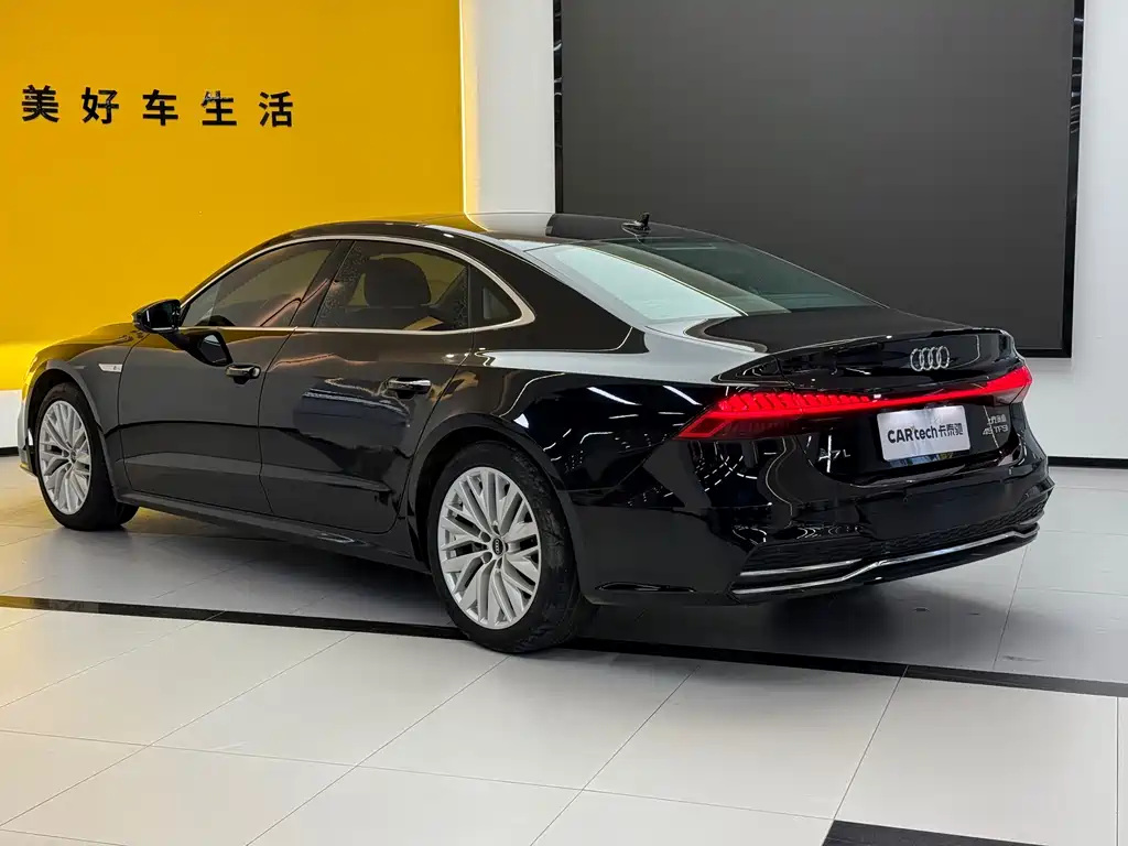 Audi A7L — фото 7