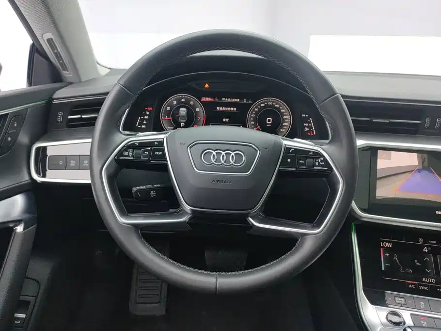 Audi A7L — фото 15