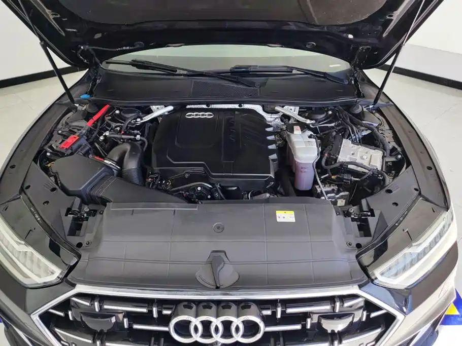 Audi A7L — фото 10