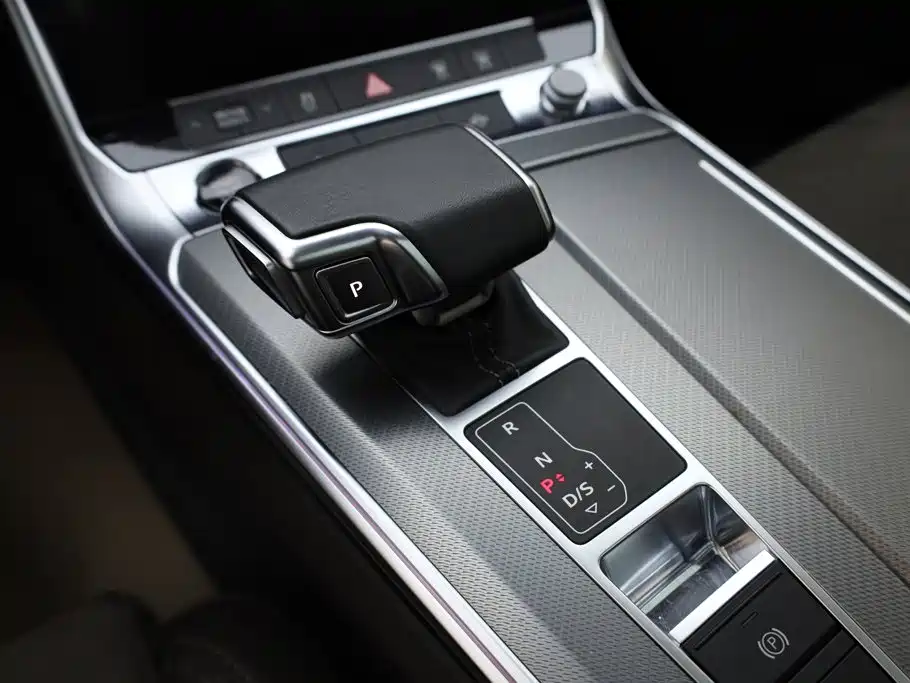 Audi A7L — фото 19