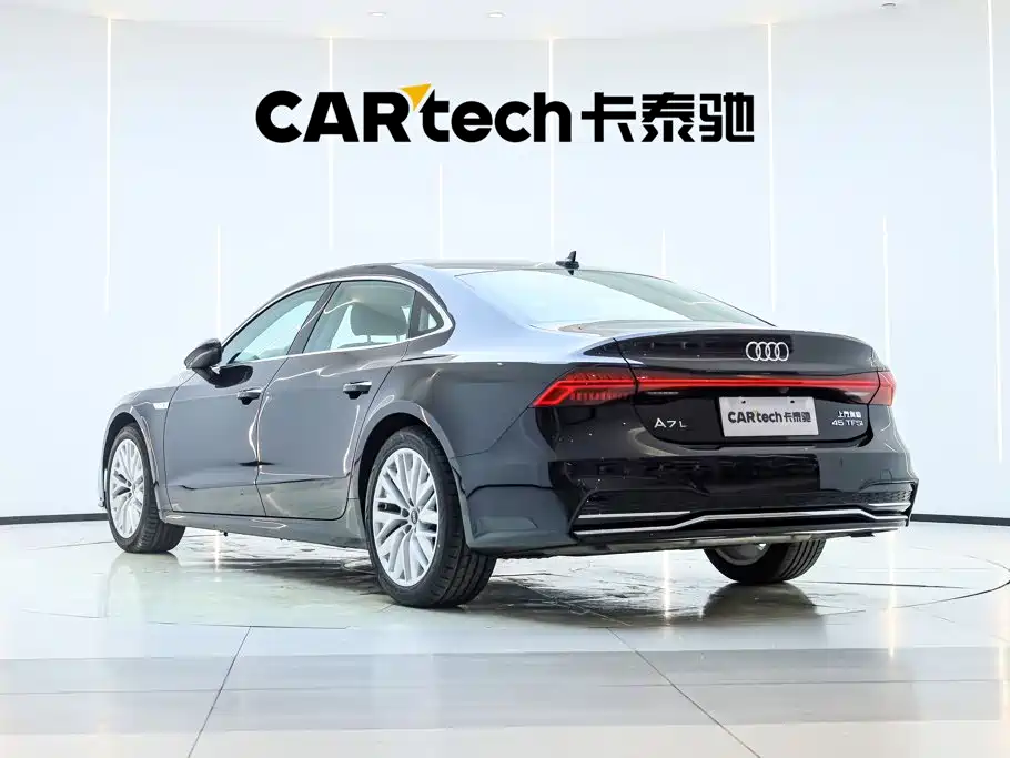 Audi A7L — фото 6