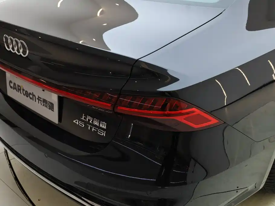 Audi A7L — фото 9