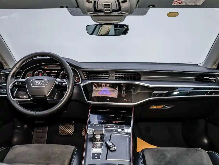 Audi A7L — фото 14