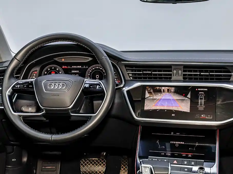 Audi A7L — фото 16