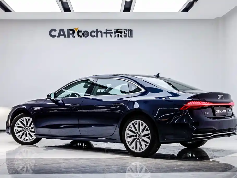 Audi A7L — фото 21