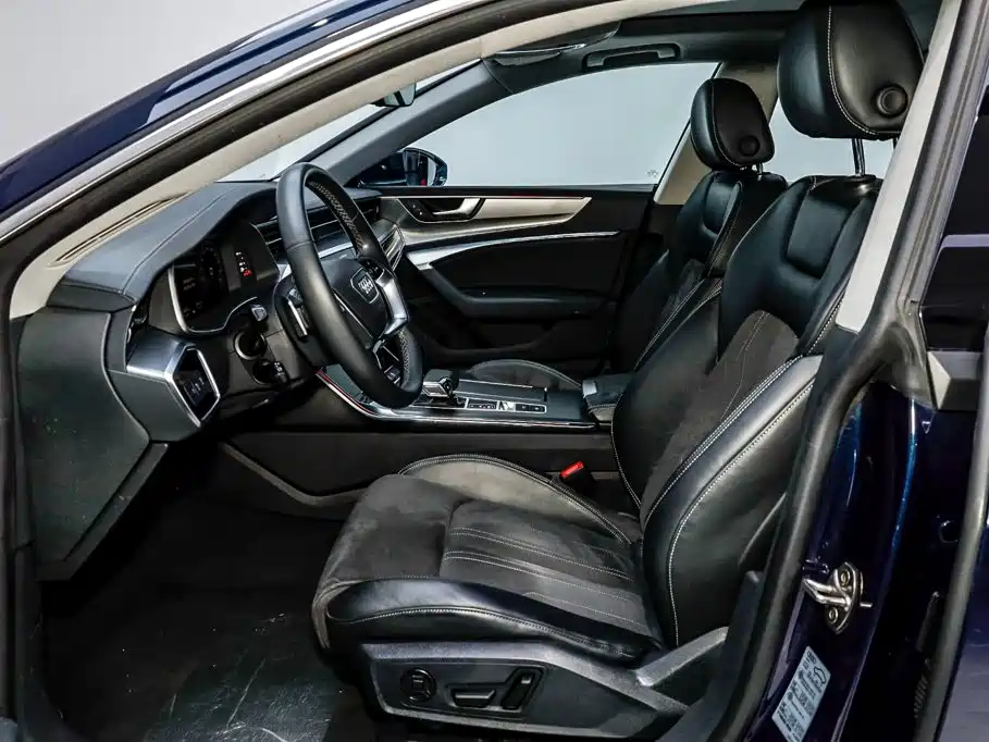Audi A7L — фото 26