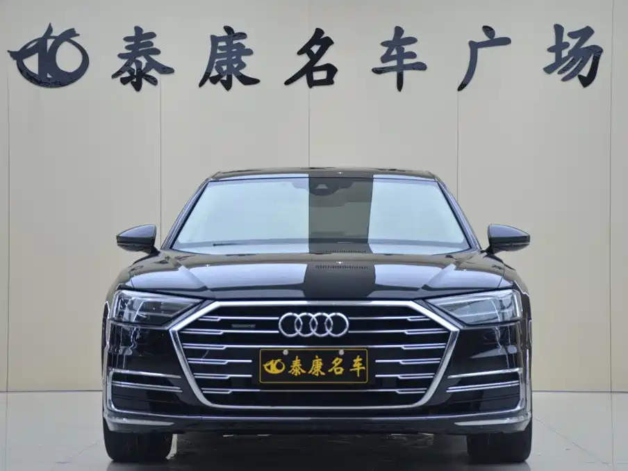 Audi A8 — фото 2