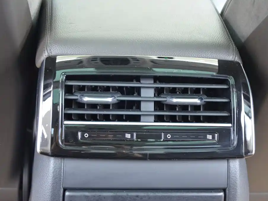 Audi A8 — фото 11