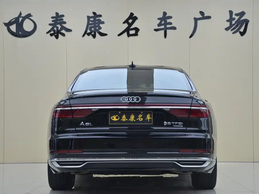 Audi A8 — фото 3