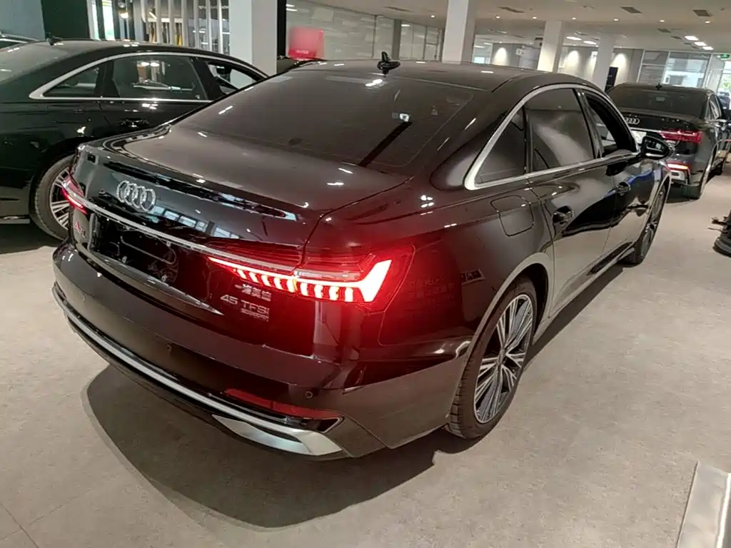 Audi A6L — фото 5