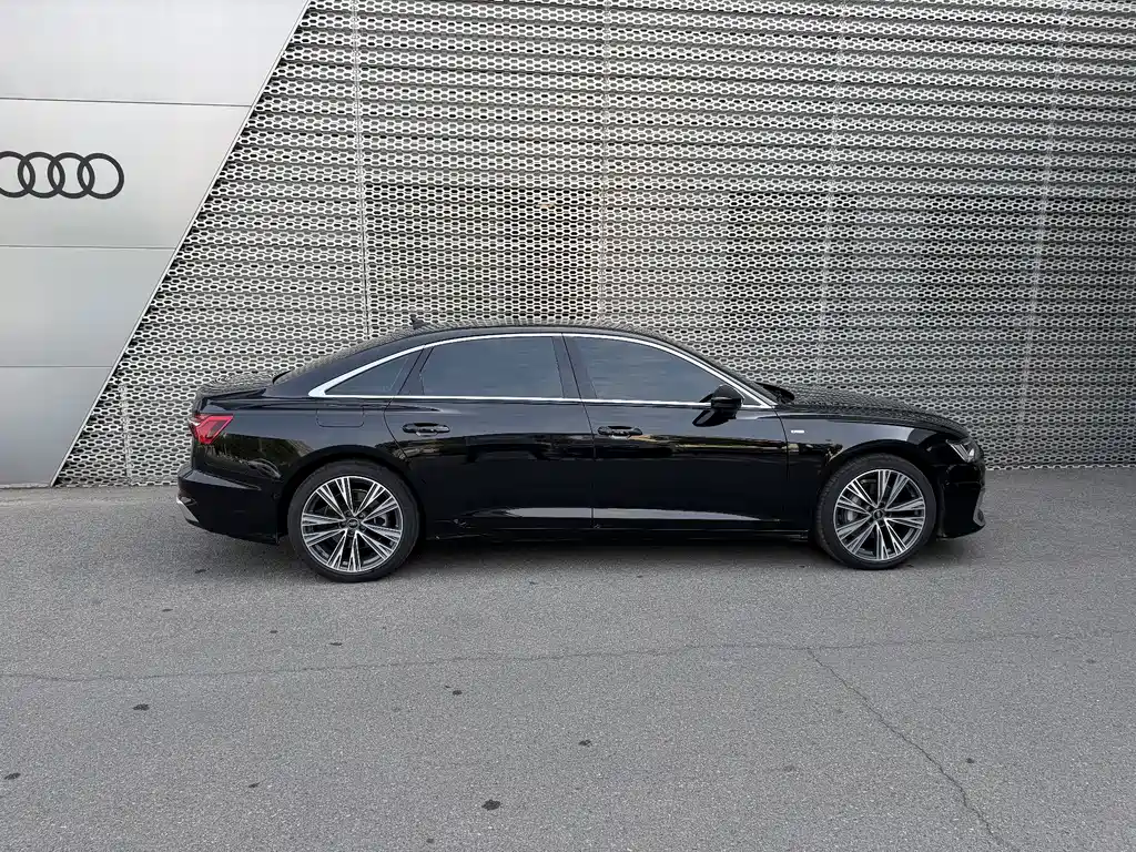 Audi A6L — фото 2