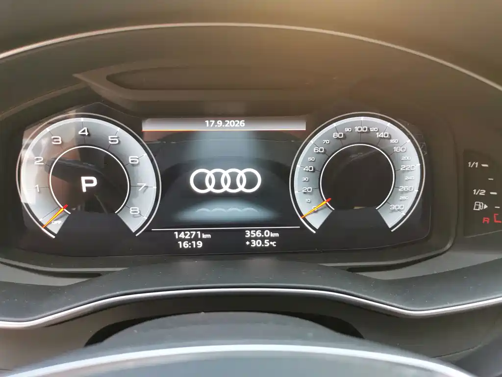 Audi A6L — фото 9