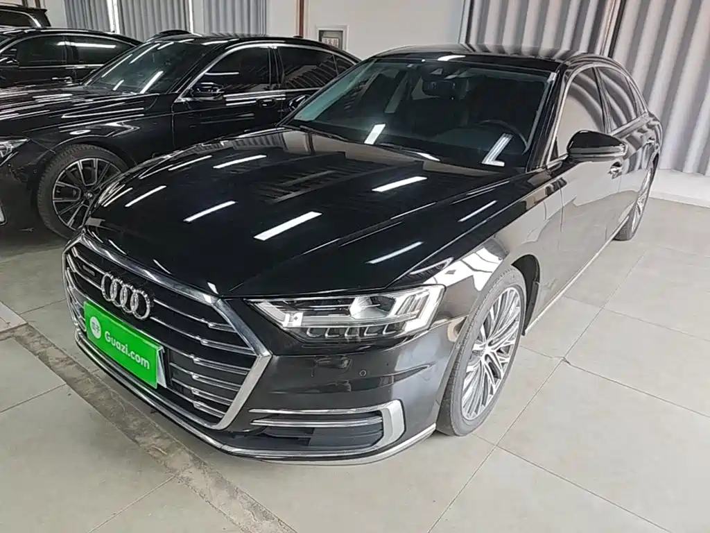 Audi A8 — фото 2