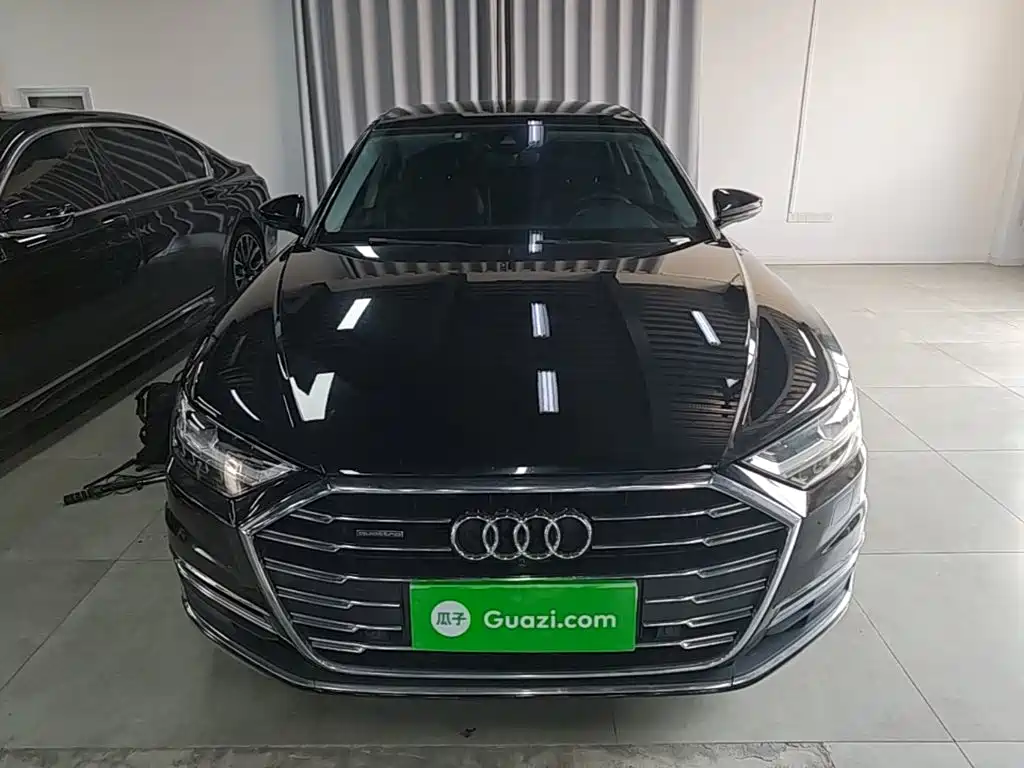 Audi A8 — фото 3