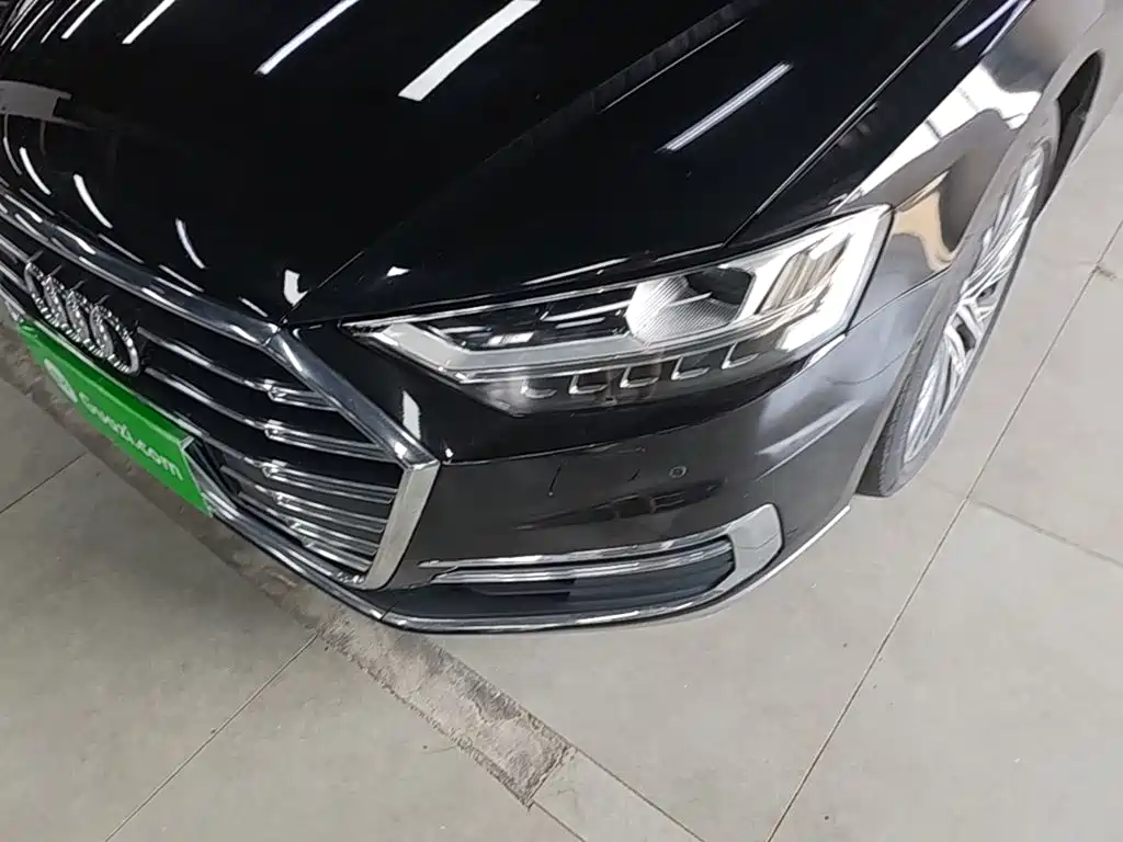 Audi A8 — фото 24