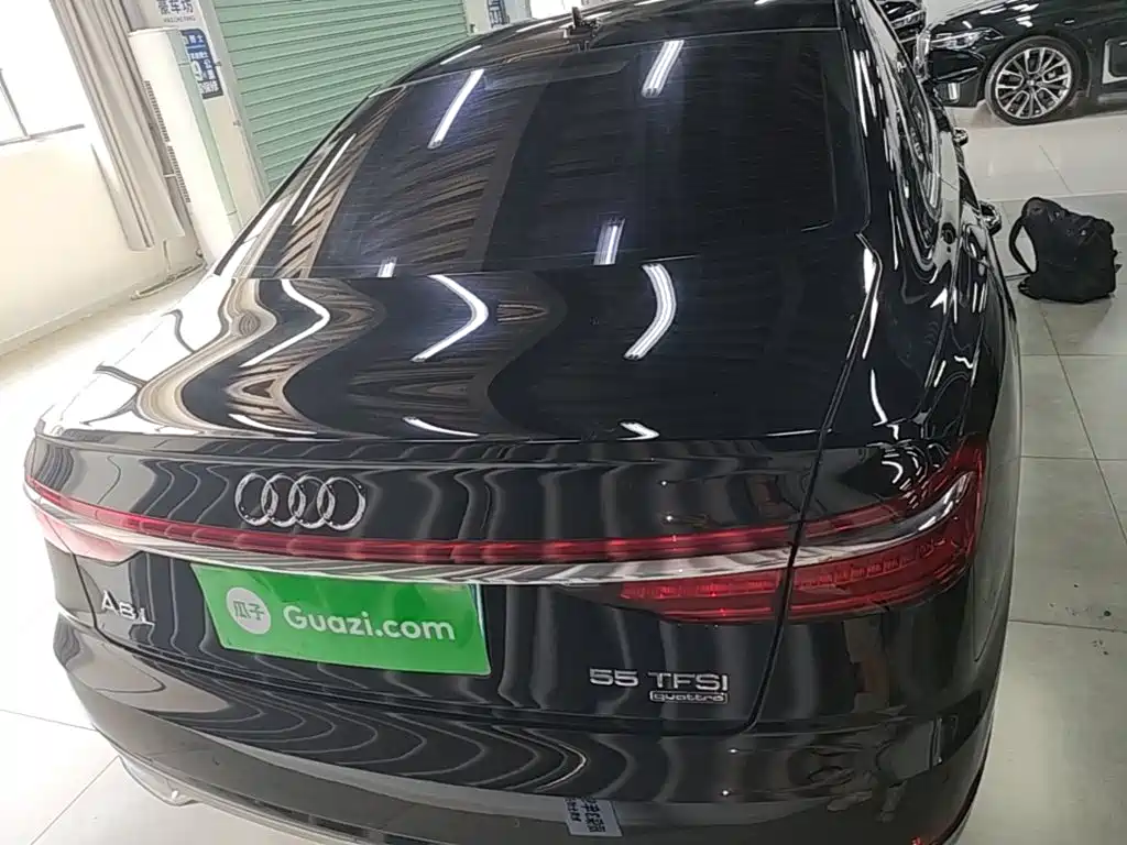 Audi A8 — фото 6