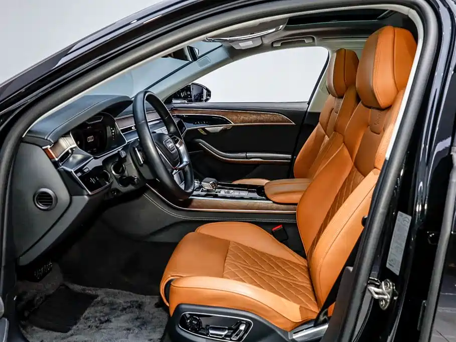 Audi A8 — фото 9