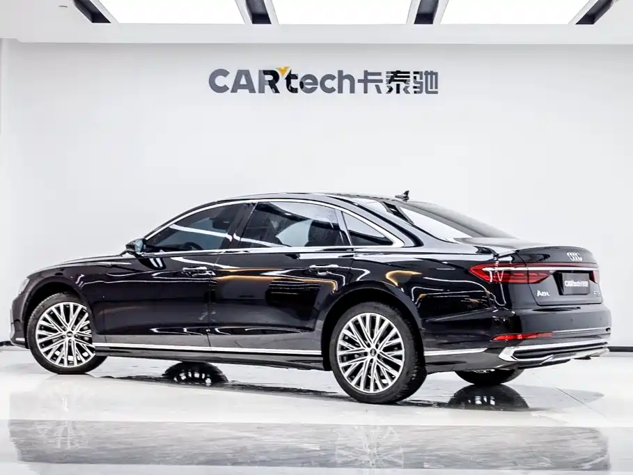 Audi A8 — фото 4