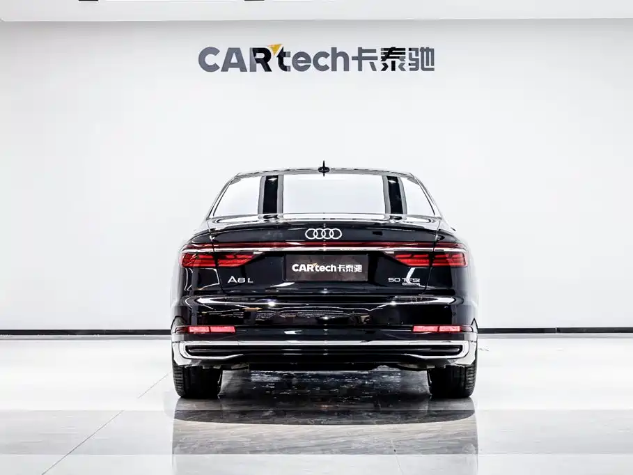 Audi A8 — фото 5