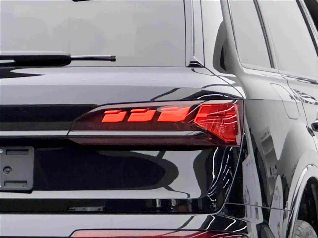 Audi SQ7 — фото 6