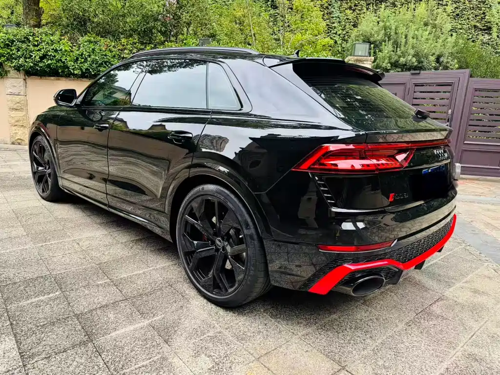 Audi RS Q8 — фото 5