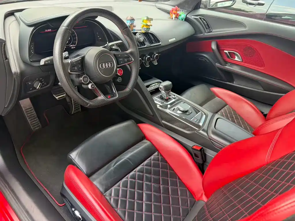 Audi R8 — фото 7