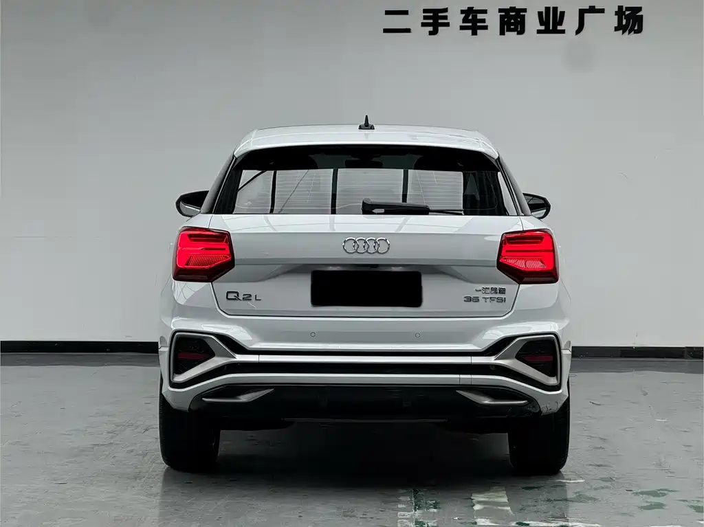 Audi Q2L — фото 5