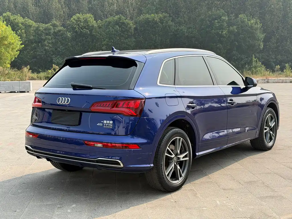 Audi Q5L — фото 4