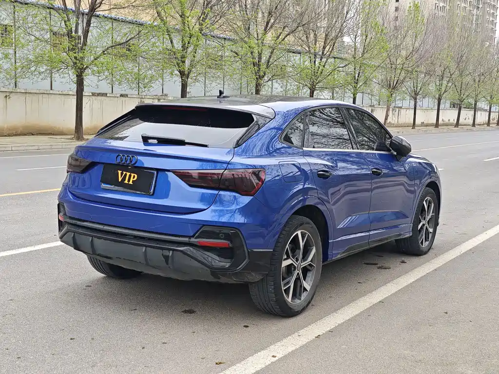 Audi Q3 Sportback — фото 9