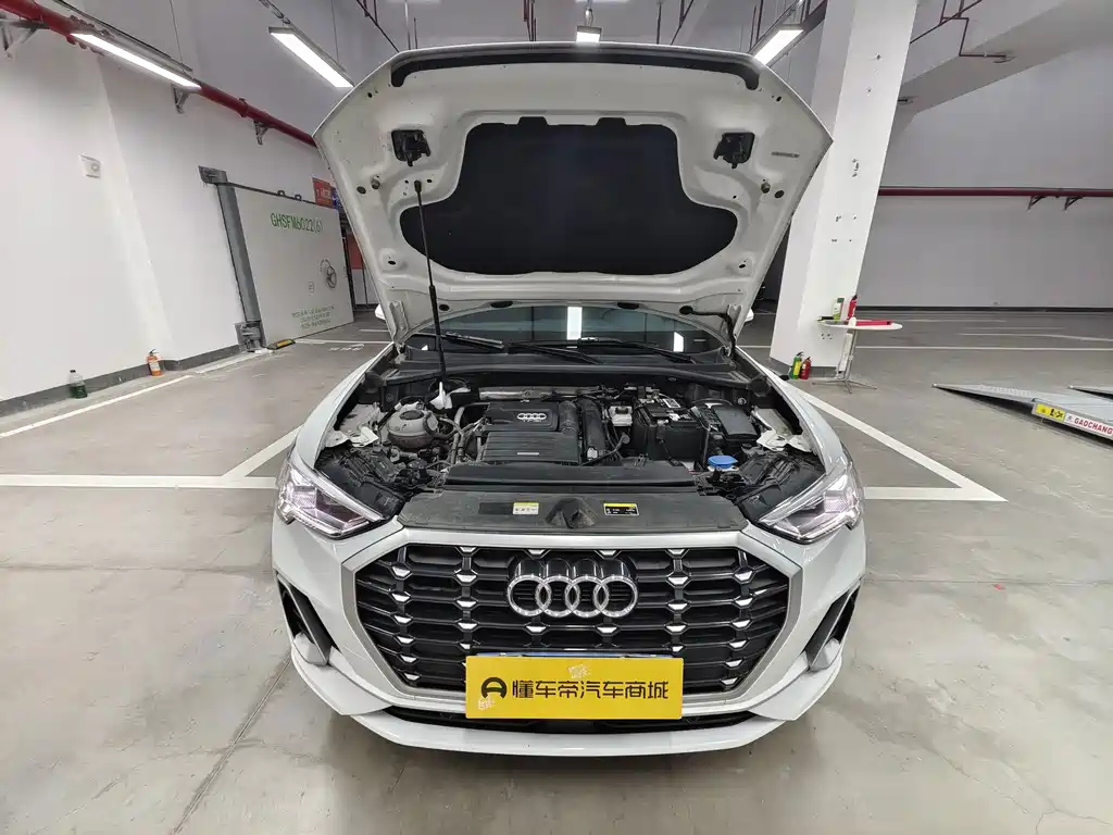 Audi Q3 — фото 18