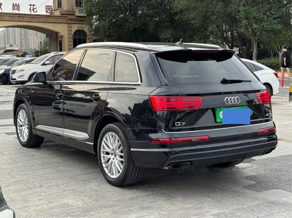 Audi Q7 — фото 4